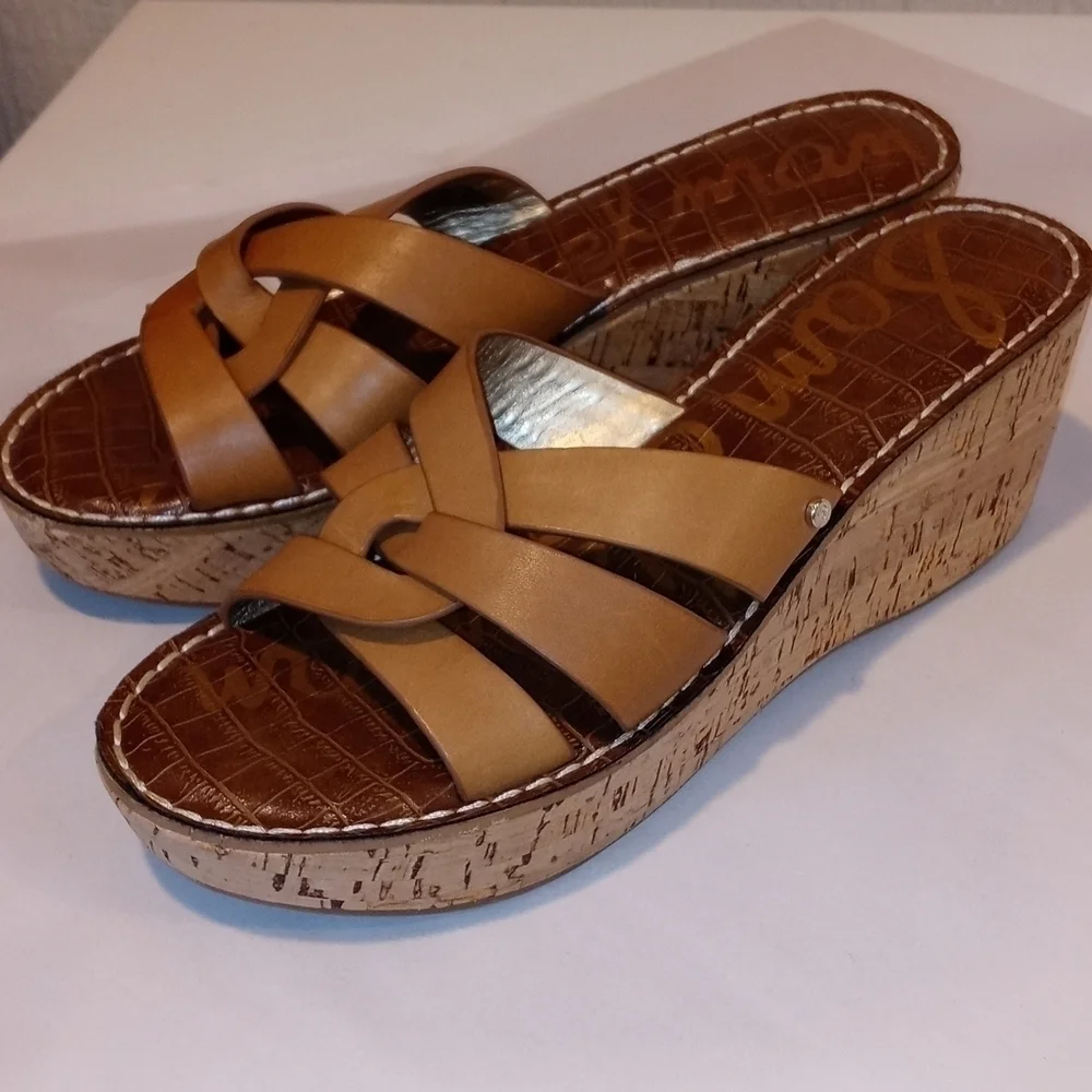 Sam Edelman leather upper platform thong sandal size 38.